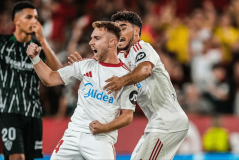 西甲焦点战：巴列卡诺vs塞维利亚，积分榜对决悬念重重